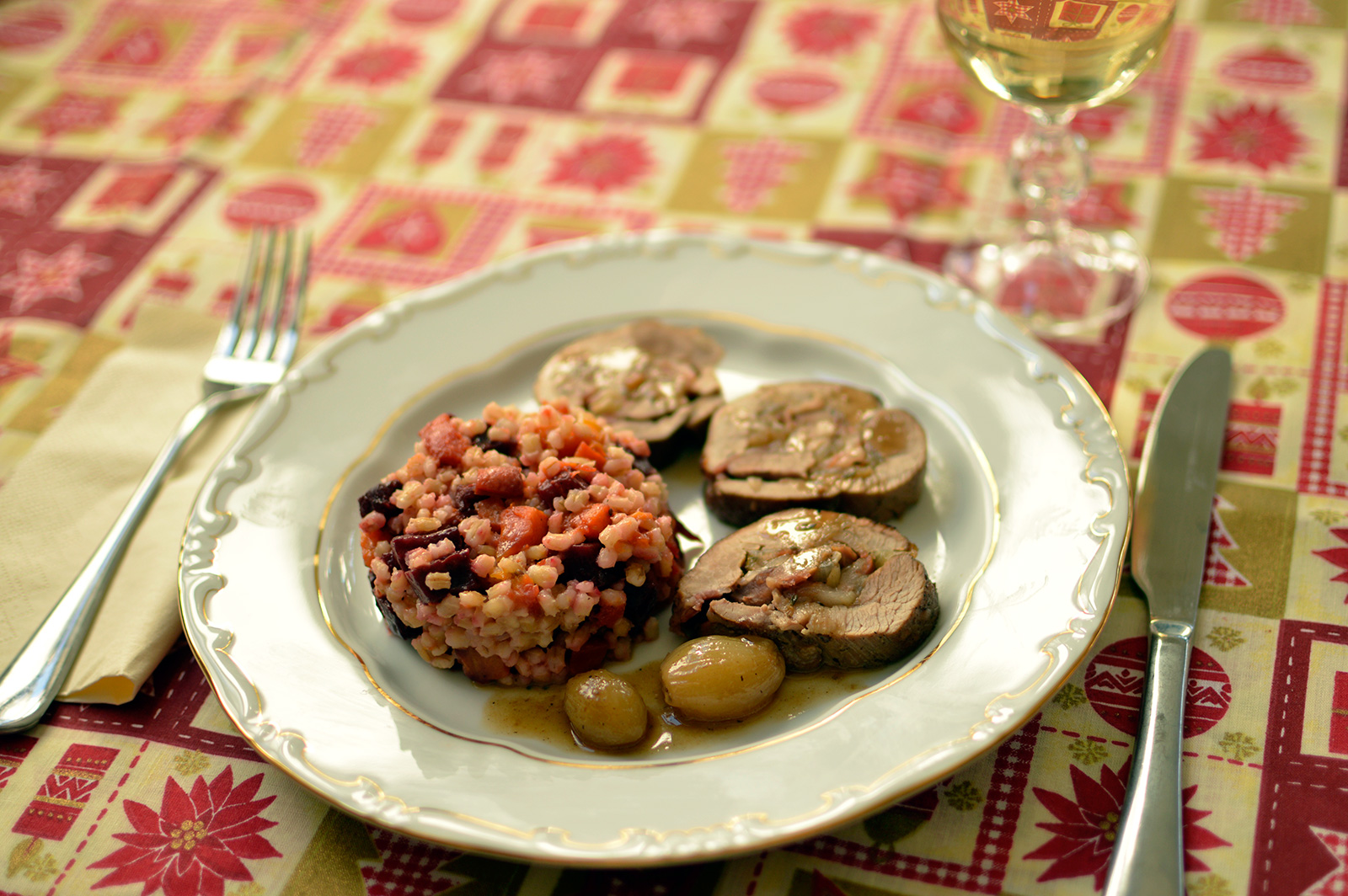 pulyka-tekercs Lassan sült pulykatekercs téli árparizottóval