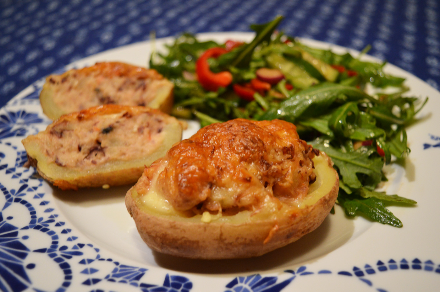 Vörösbabbal töltött krumplicsónak