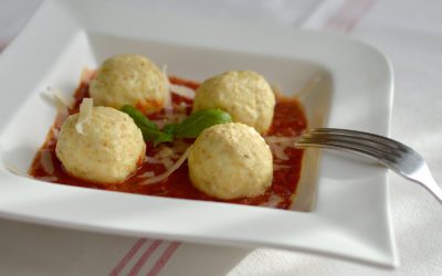 Sós túrógombóc paradicsomszósszal