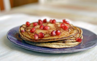 Banános zabpalacsinta gránátalmával